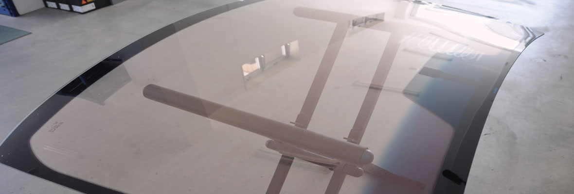 新品のフロントガラス